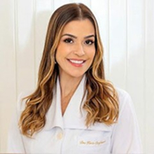 Dra. Karla Confessor, experienced doctor in Rio De Janeiro